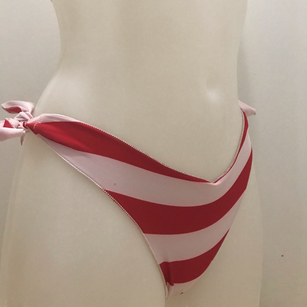 Bikini - Picture 4 of 6
